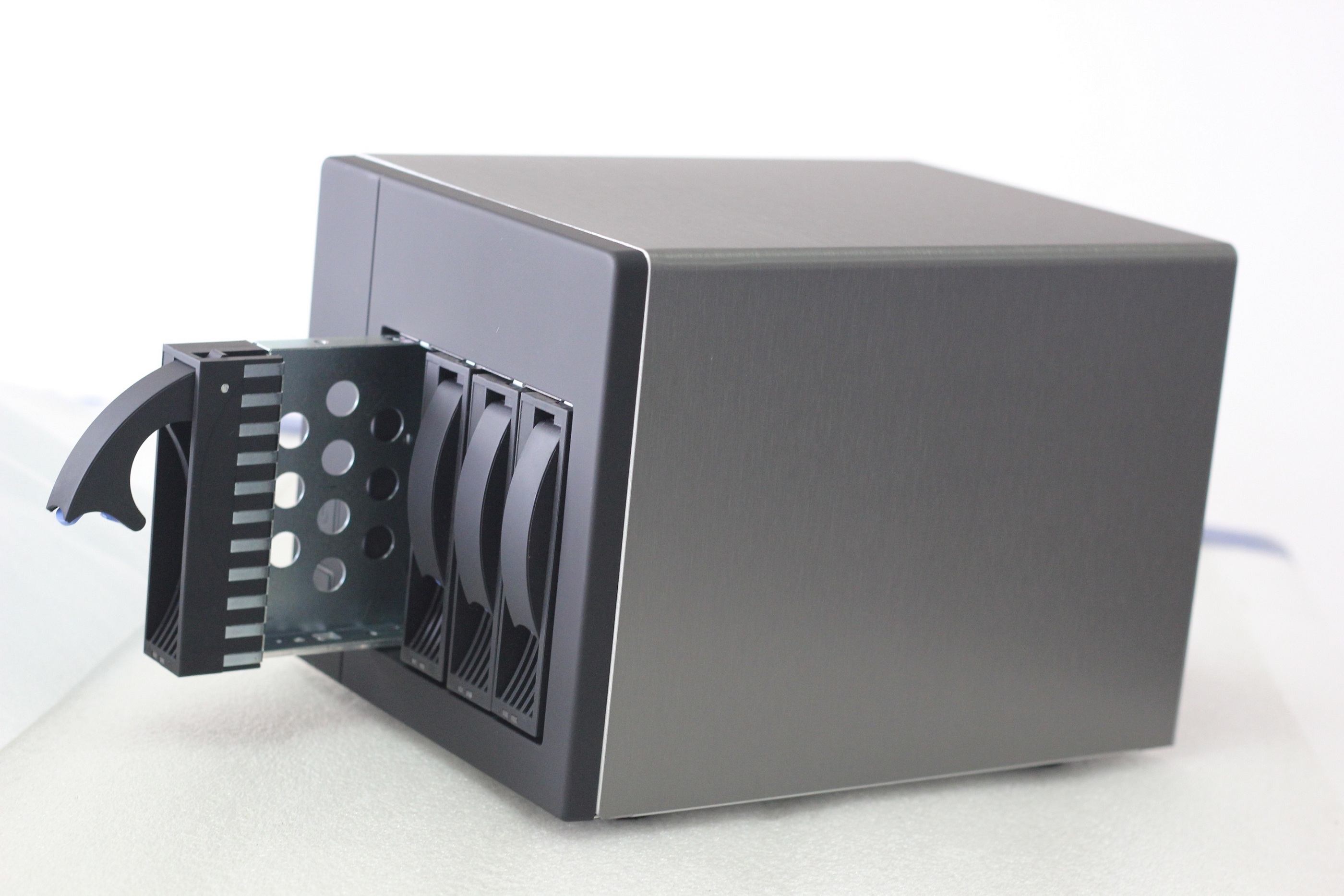 U-NAS NSC-410 NAS Case Review – NAS Compares