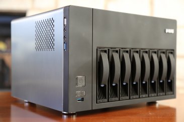 U-NAS NSC-810A Server Chassis (Power Supply Not Included)