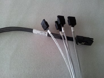 MiniSAS to 4 SATA cable